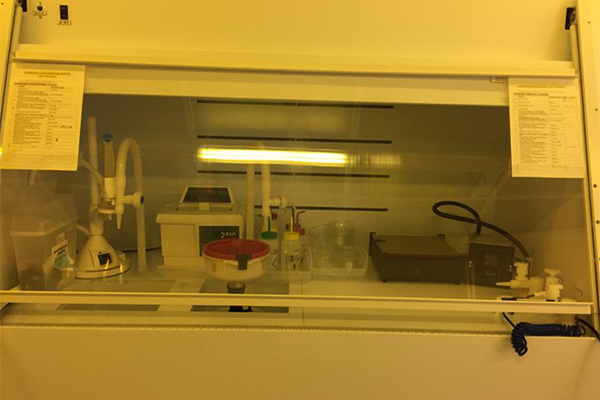 Solvent-and-Acid-Fume-Hoods.jpg